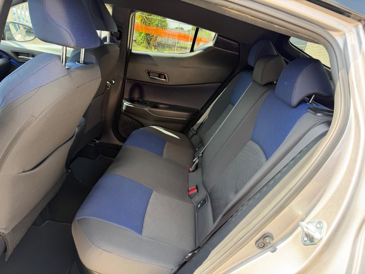 Toyota C-HR 1.8 Hybrid E-CVT Active
