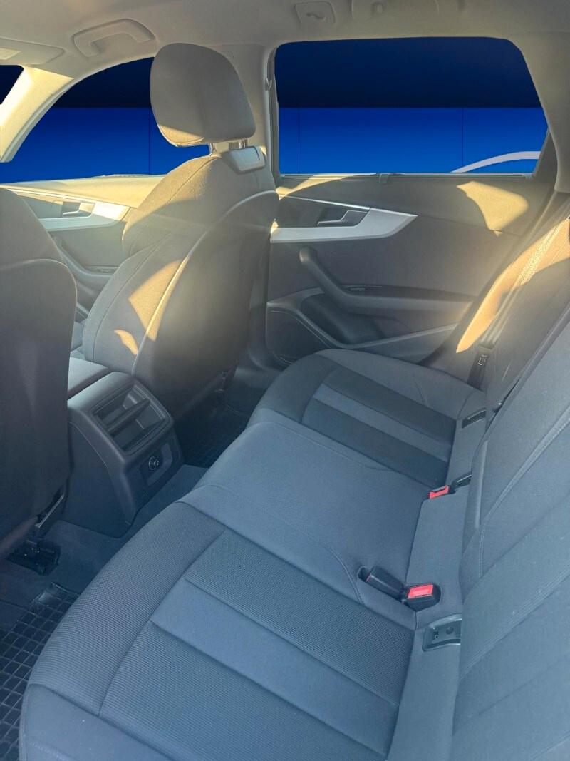 AUDI A4 5ª serie A4 Avant 35 TDI/163 CV S tron...