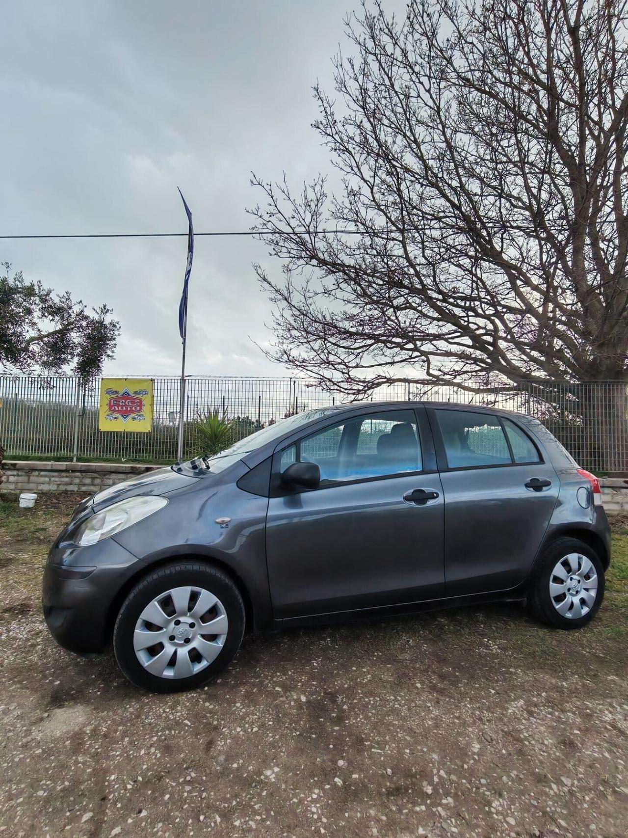 Toyota Yaris 1.0 5 porte