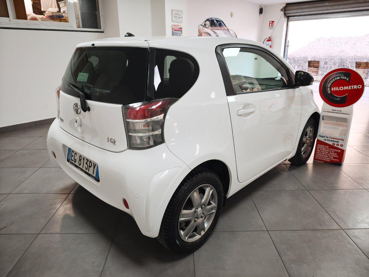 Toyota iQ 1.0 Tobasco cvt