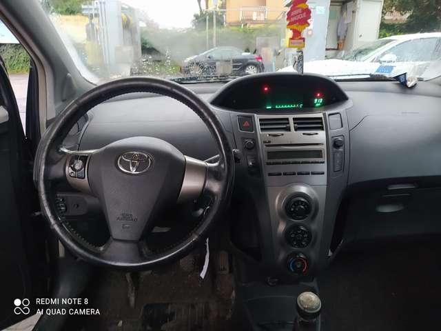 Toyota Yaris Yaris II 5p 1.0