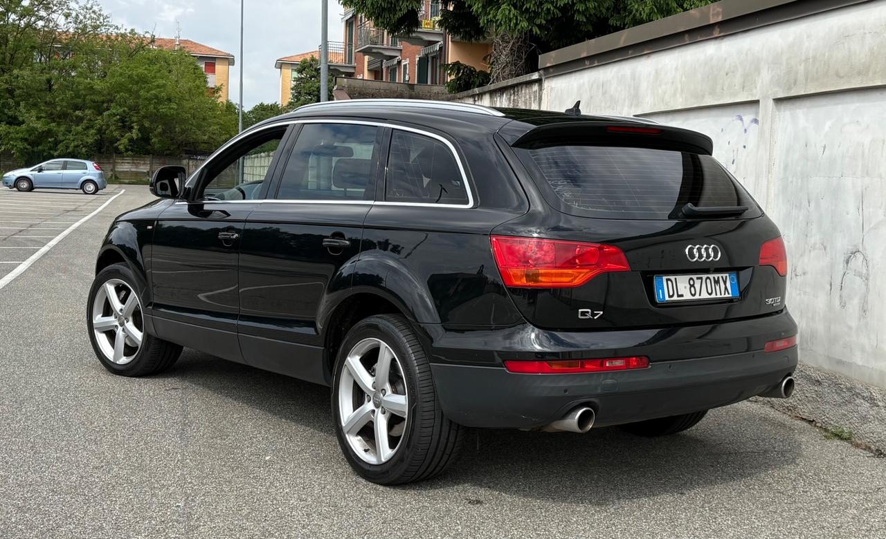 Audi Q73.0V6 TDI 233CV quattro F1 Sline 7posti