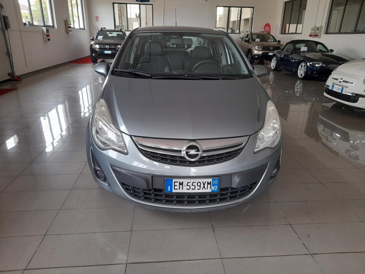 Opel Corsa 1.2 5 porte Cosmo