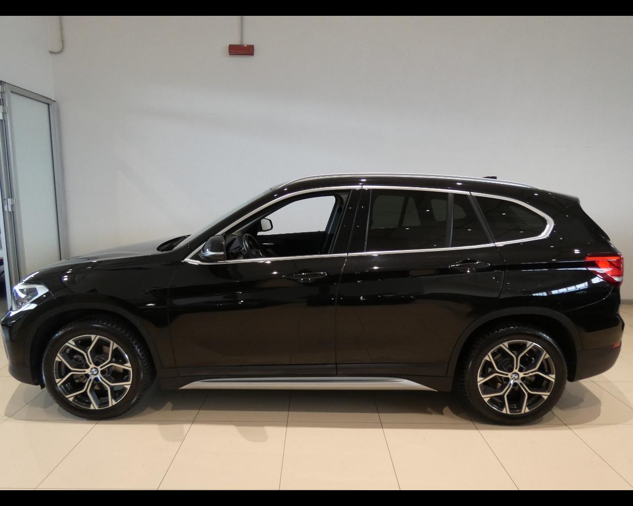 BMW X1 (F48) - X1 xDrive18d xLine