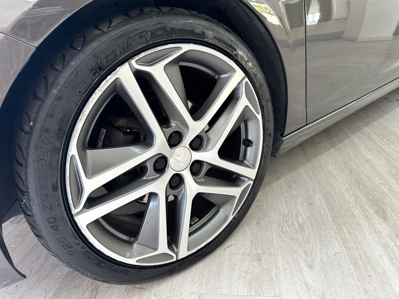 Peugeot 308 1.6 e-HDi 115 CV Stop&Start Allure
