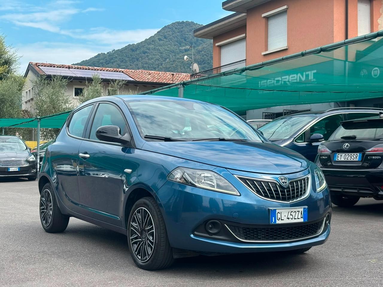 Lancia Ypsilon 1.0 FireFly 5 porte S&S Hybrid Silver