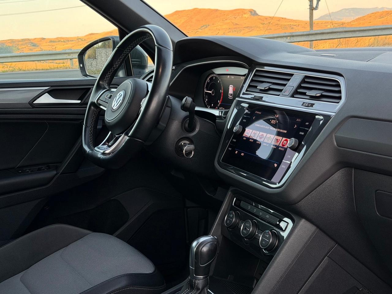 Volkswagen Tiguan 2.0 TDI 150cv DSG 4MOTION R-Line