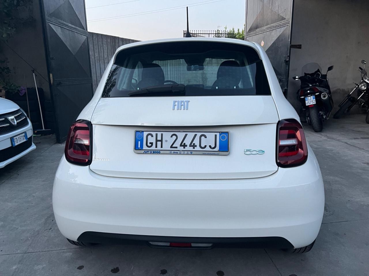 Fiat 500 La Prima Berlina 42 kWh