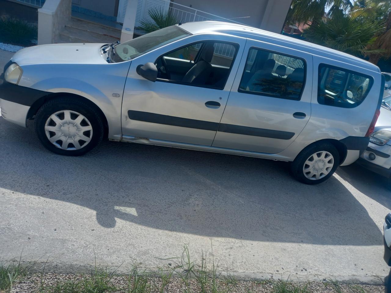 Dacia Logan MCV 1.6 GPL 7 posti Lauréate