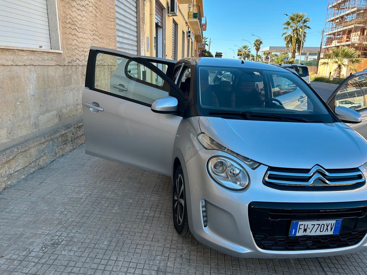 Citroen C1 VTi 72 ETG 5 porte Urban Ride