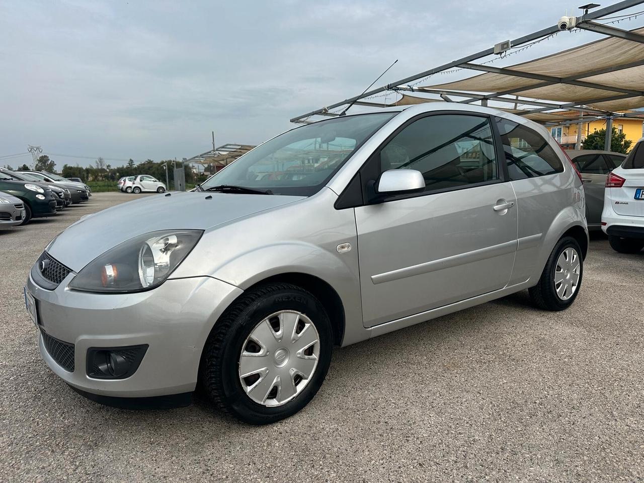 Ford Fiesta 1.2 Benzina