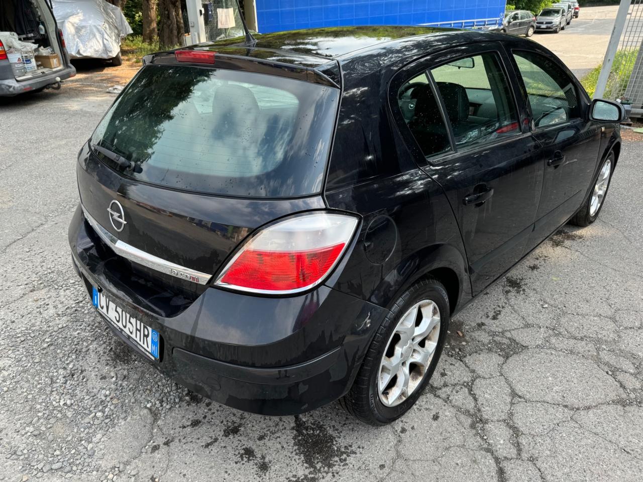 Opel Astra 1.9 CDTI 120CV 5 porte Enjoy