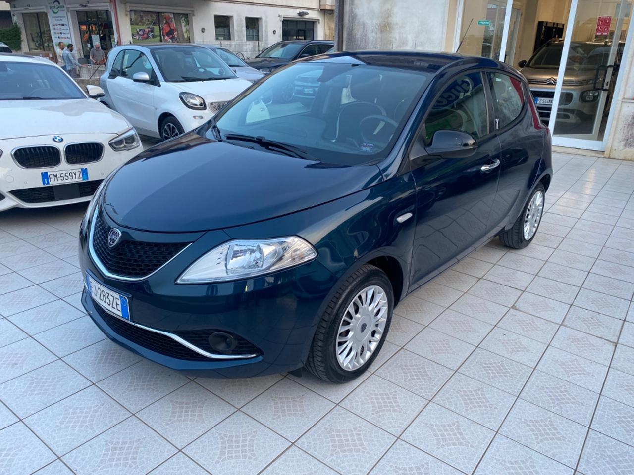 Lancia Ypsilon 1.2 69 CV 5 porte Gold