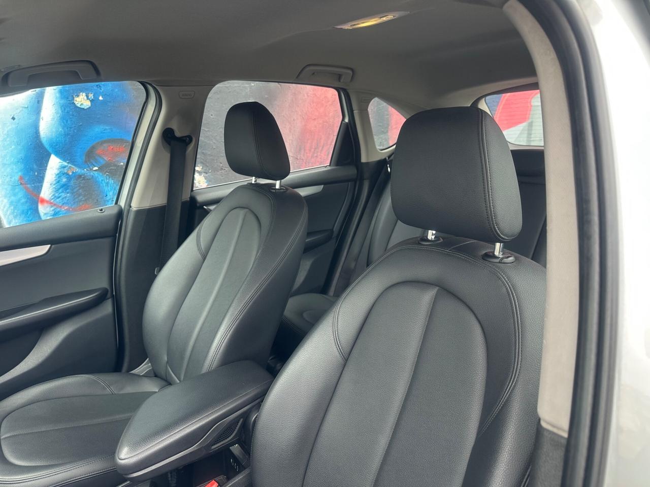 BMW 216 D AUTOM/PELLE/NAVIGATORE/LED