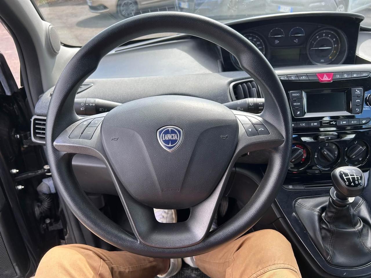 Lancia Ypsilon 1.0 FireFly 5 porte S&S Hybrid UnYca