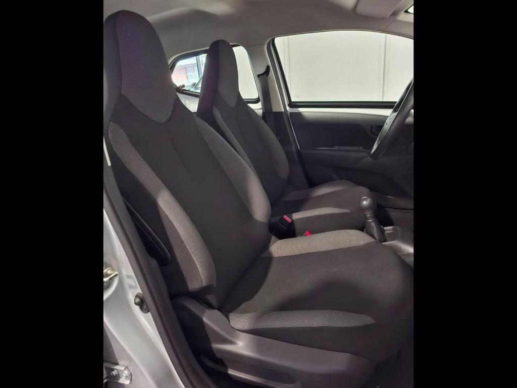 Toyota Aygo 5 Porte 1.0 VVT-i x-business