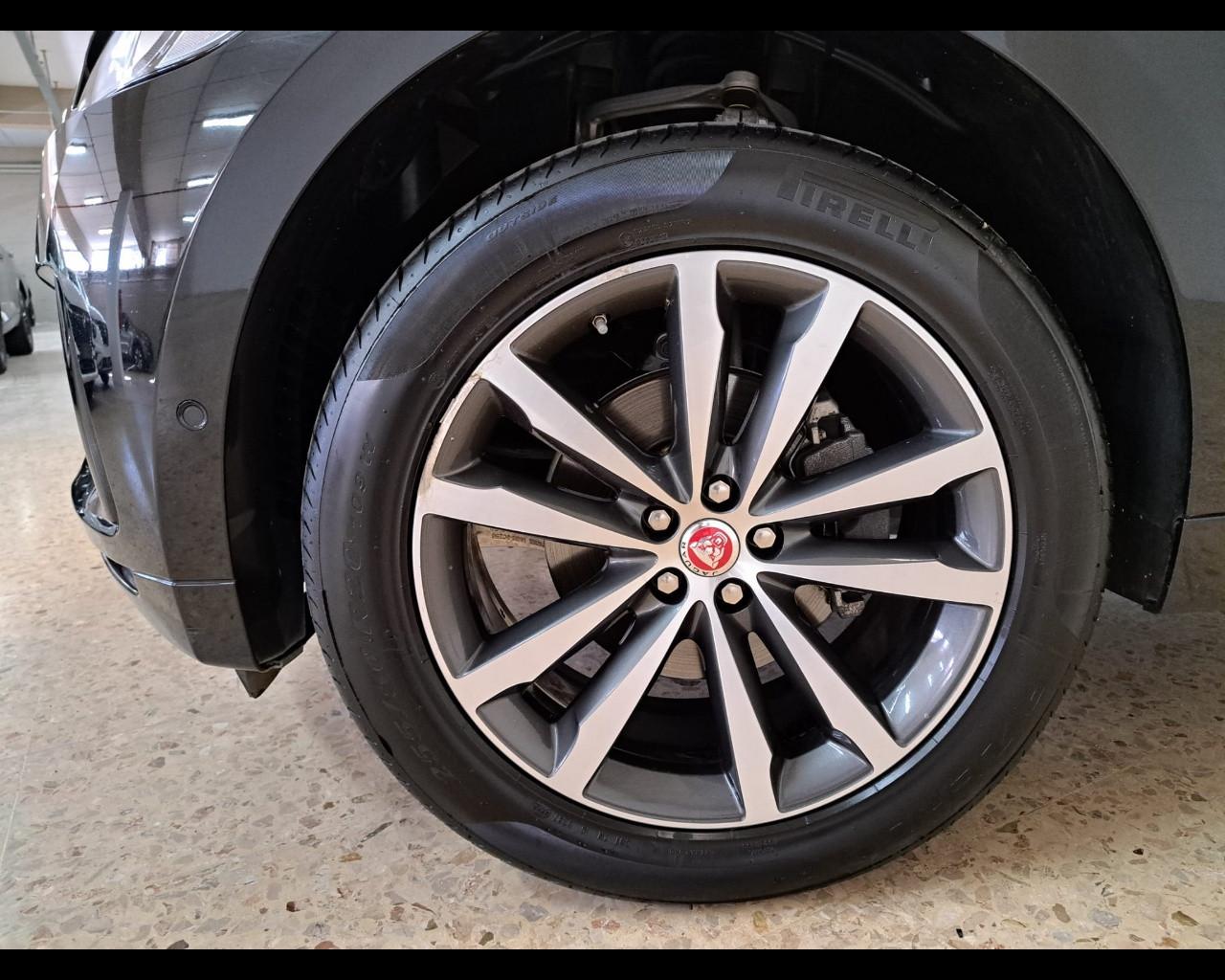 JAGUAR F-Pace 2.0d R-Sport awd 180cv auto