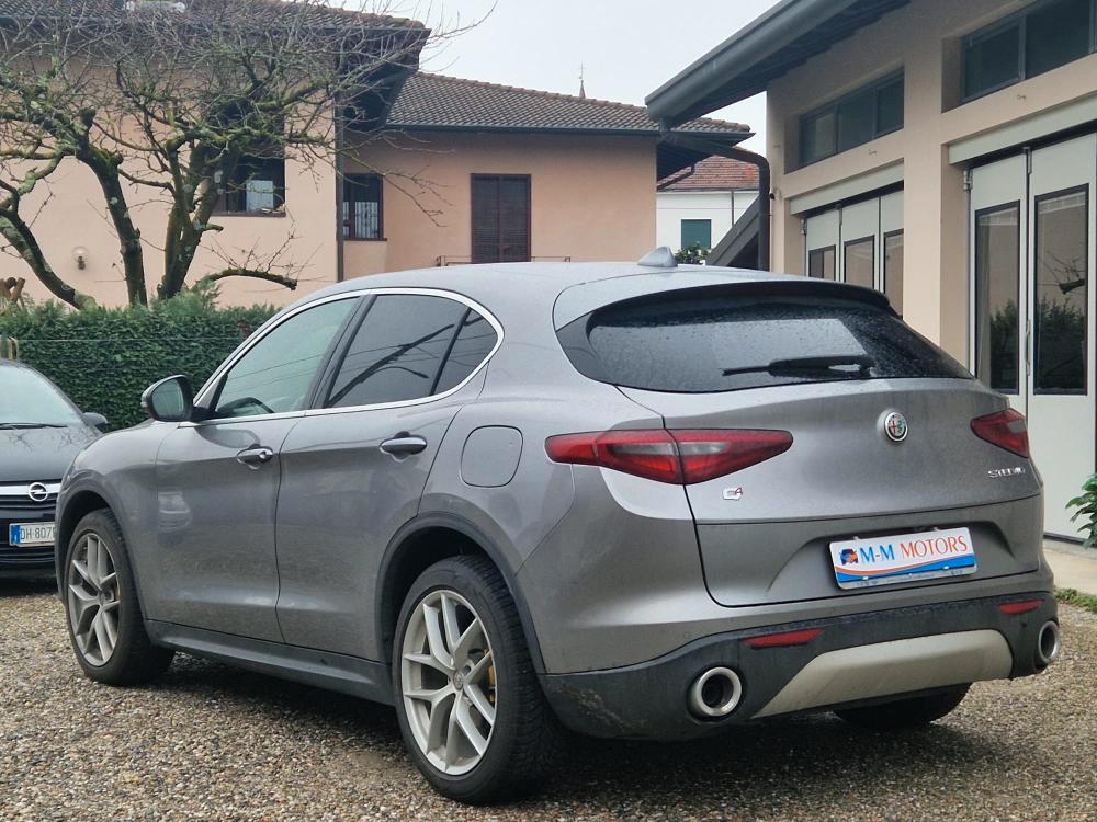 Alfa Romeo Stelvio 2.2 t Executive Q4 190cv auto my19