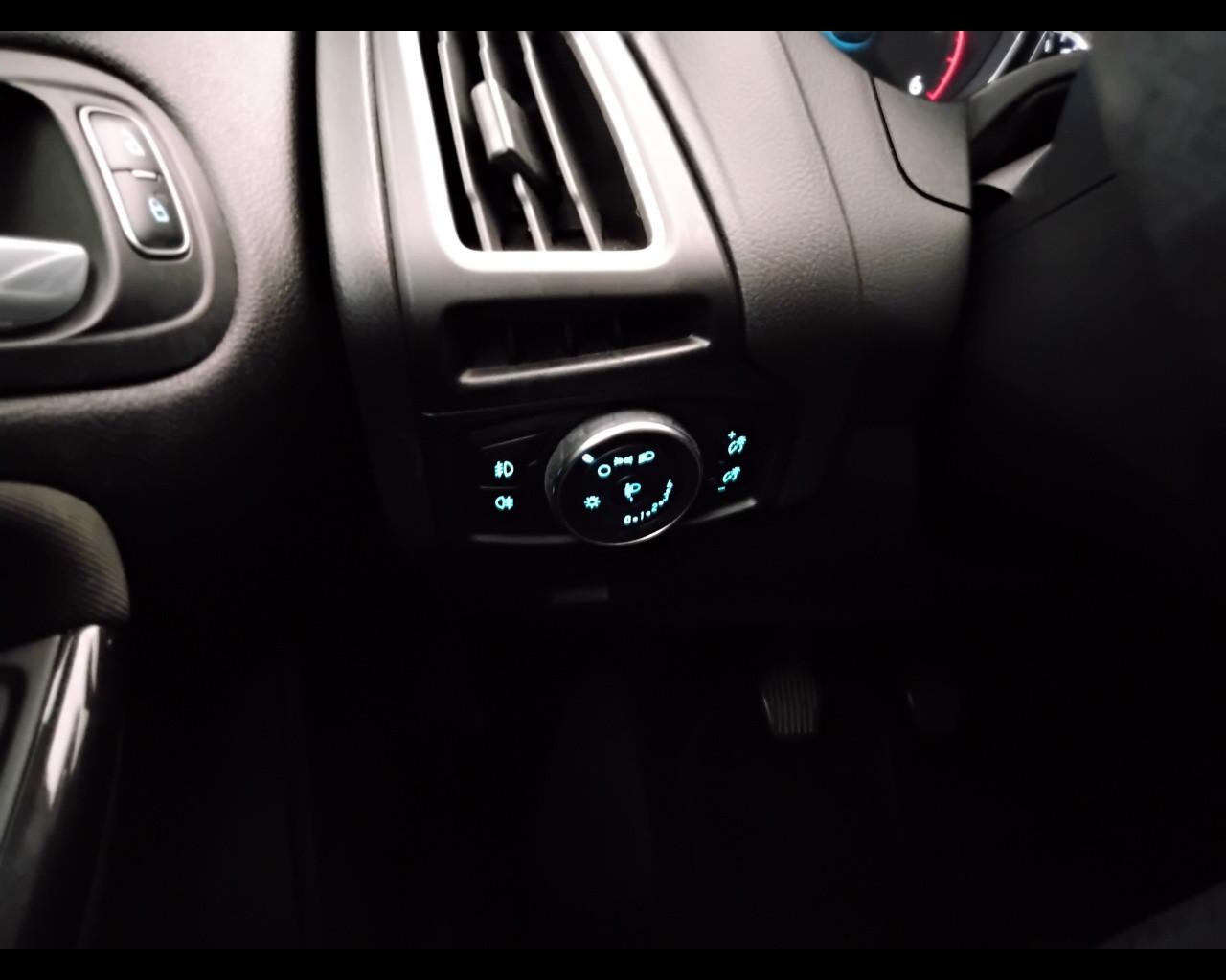 FORD Focus IV 2015 - Focus 5p 1.5 tdci Titanium s&s 120cv