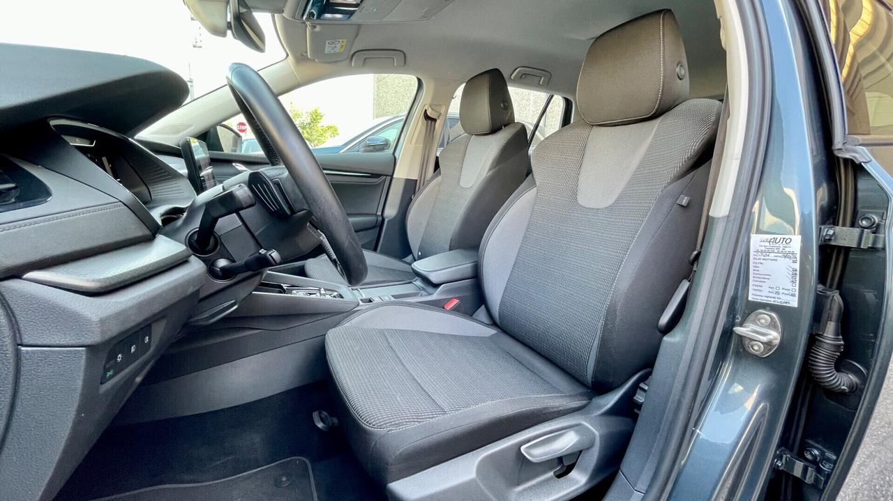 SKODA OCTAVIA 2.0 TDI EVO 115c V. COCKPIT